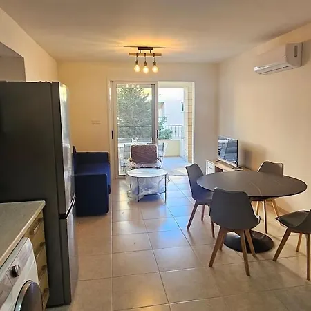Majestic Garden One Bedroom *
