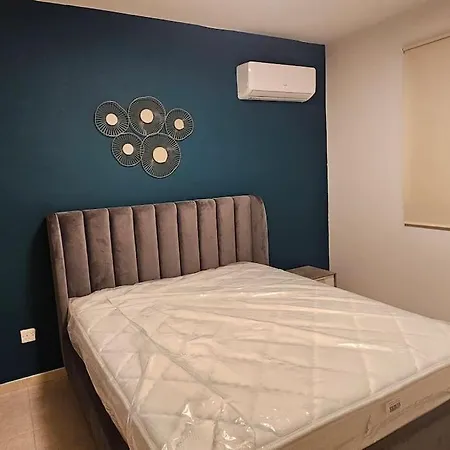 Majestic Garden One Bedroom *